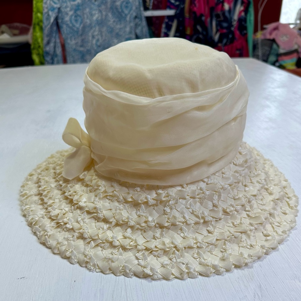 Vintage Ivory Ribbon Brim Church Derby Hat Bow Accent Textured Brim - Picture 3 of 16